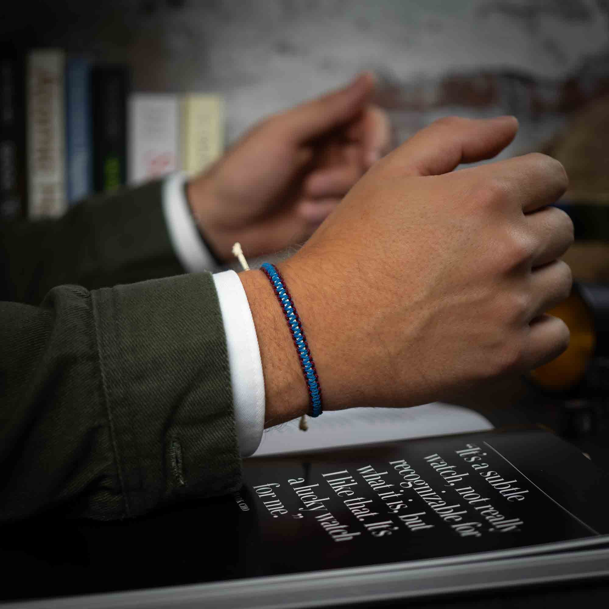 Mittsommernacht dunkel Cobra Armband