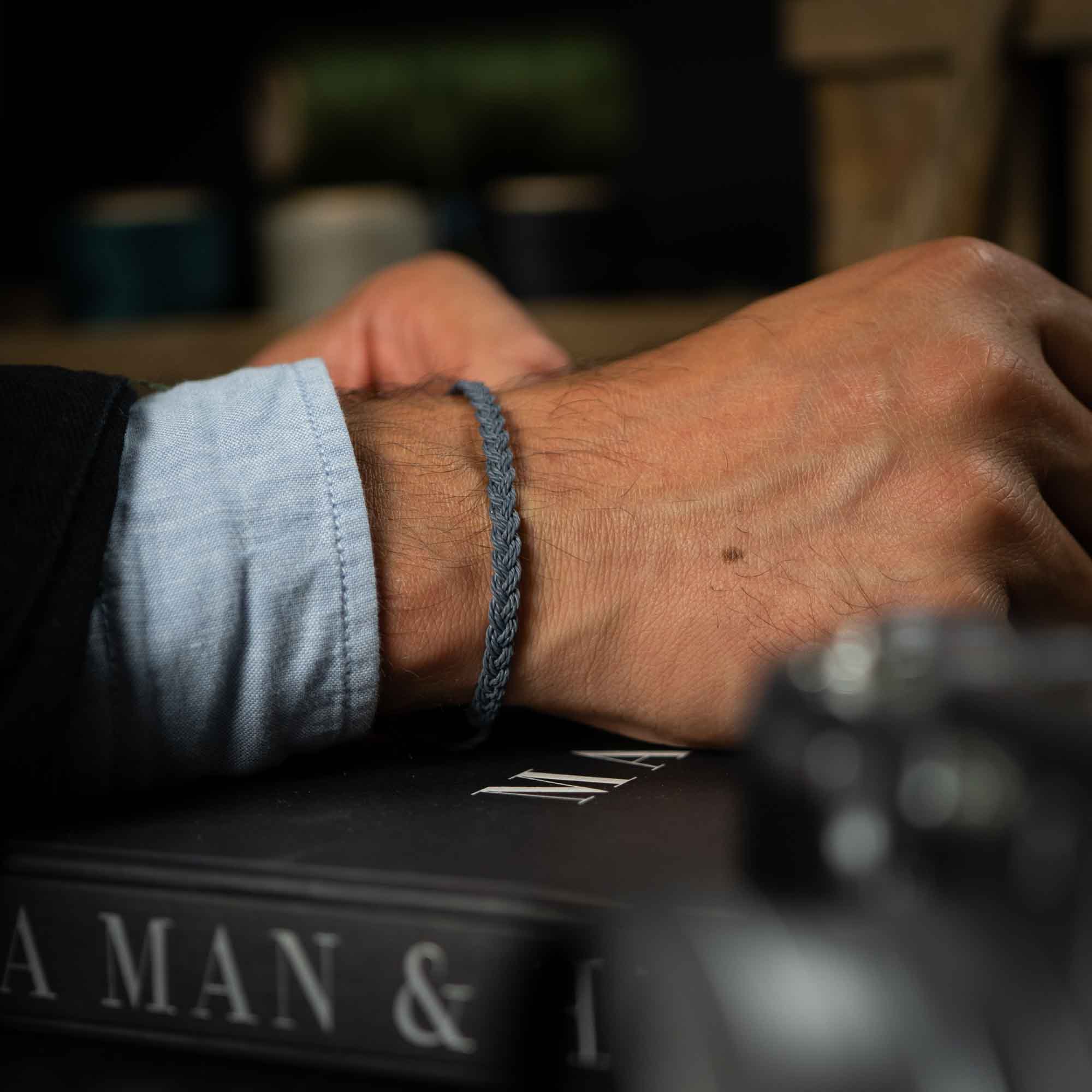 Grijze armband Flow