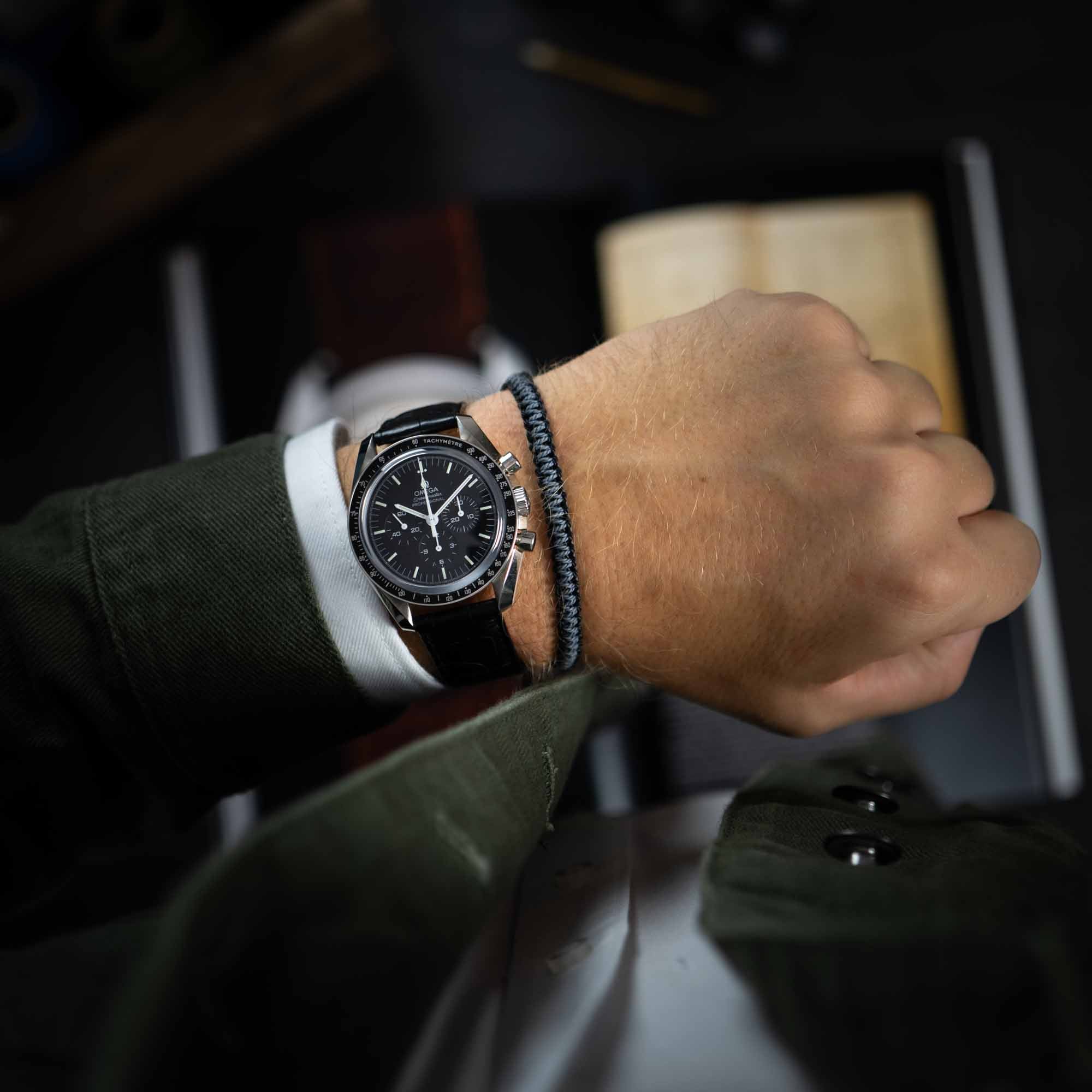 james bond black and grey bracelet