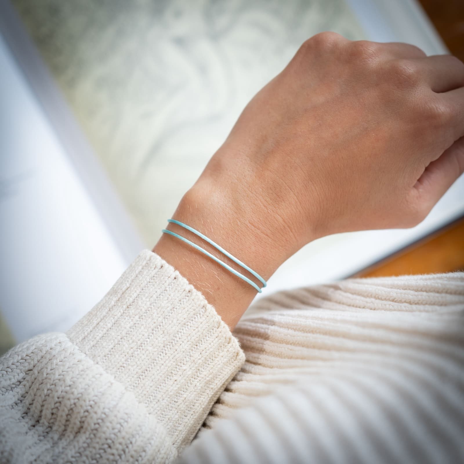 Himmelblau Satin Armband