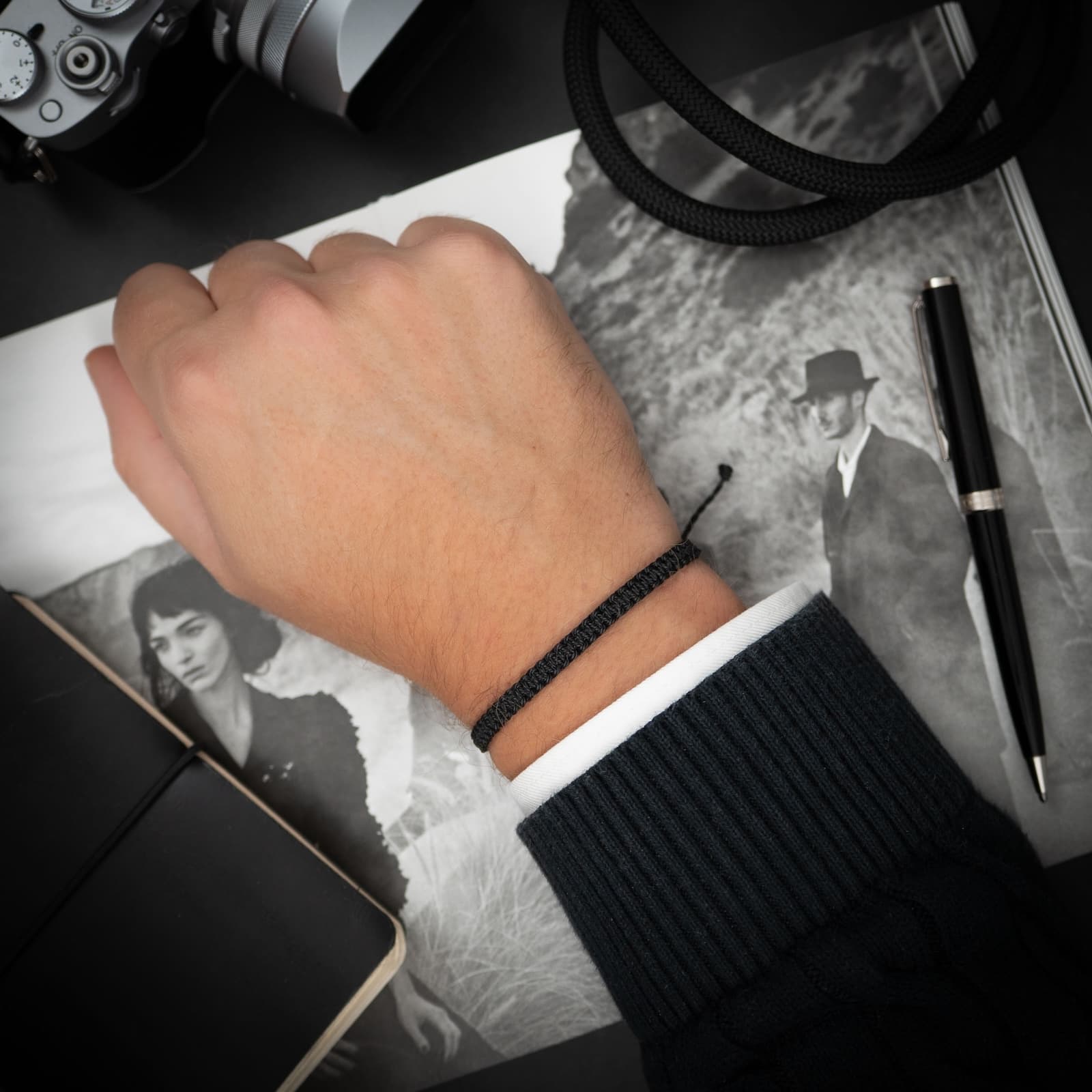 Schwarzes Cobra Armband