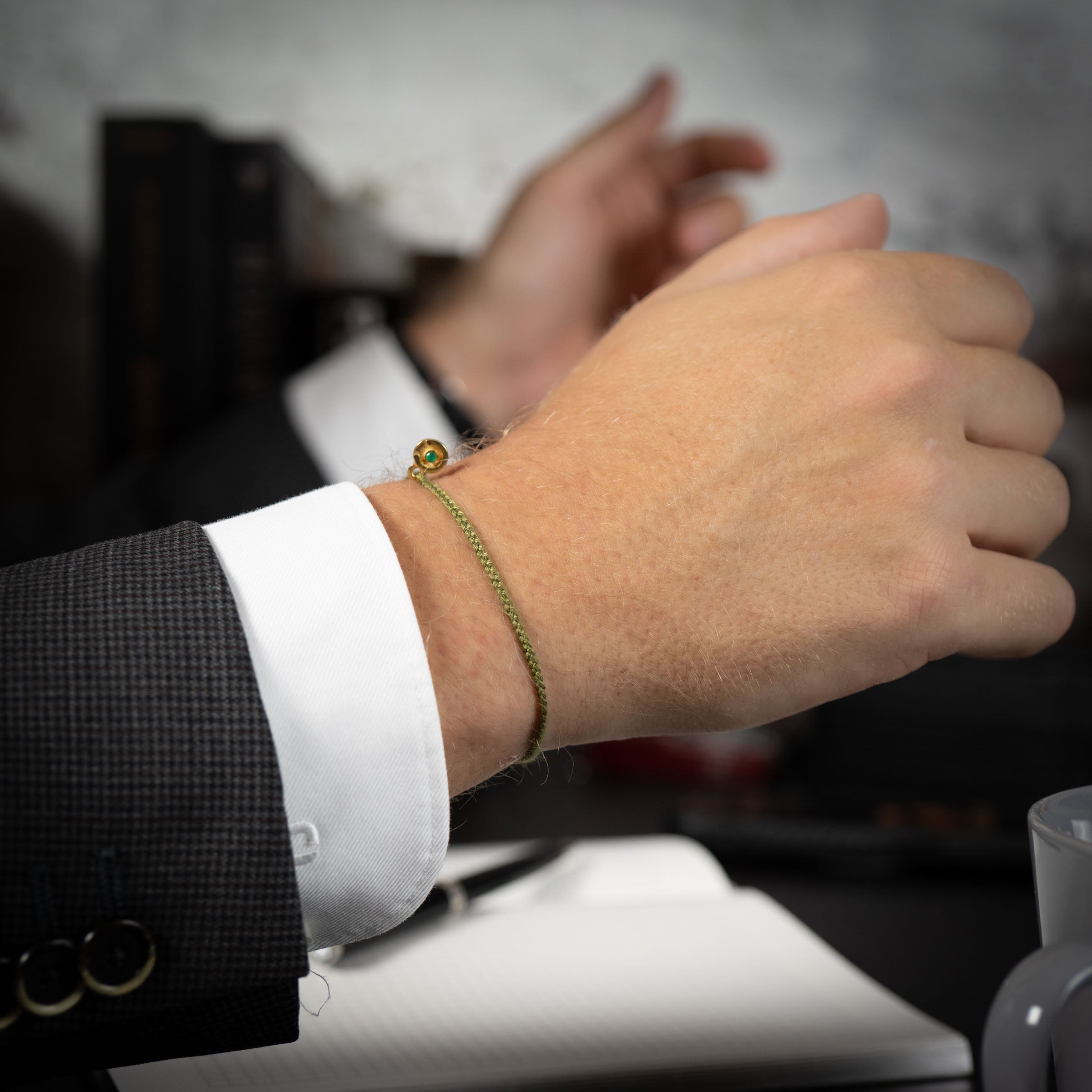 Olivgrünes Original Armband - 14k vergoldet mit grünem Zirkonstein