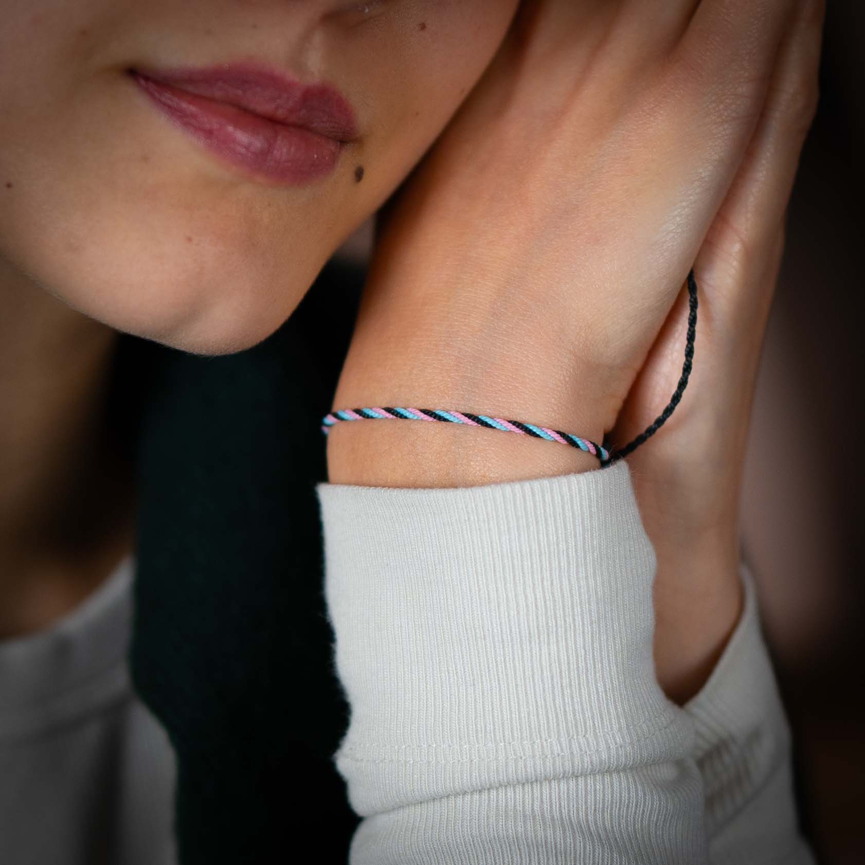 Polarität Twisted Armband