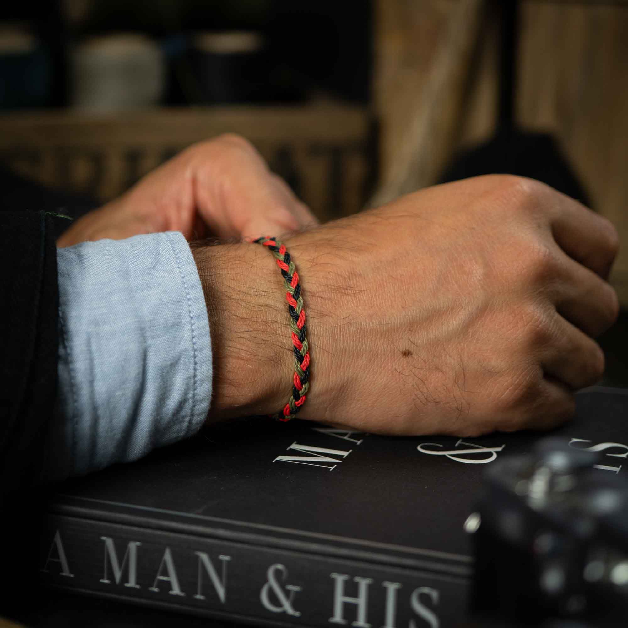 adjustable and waterproof red and green bracelet for men