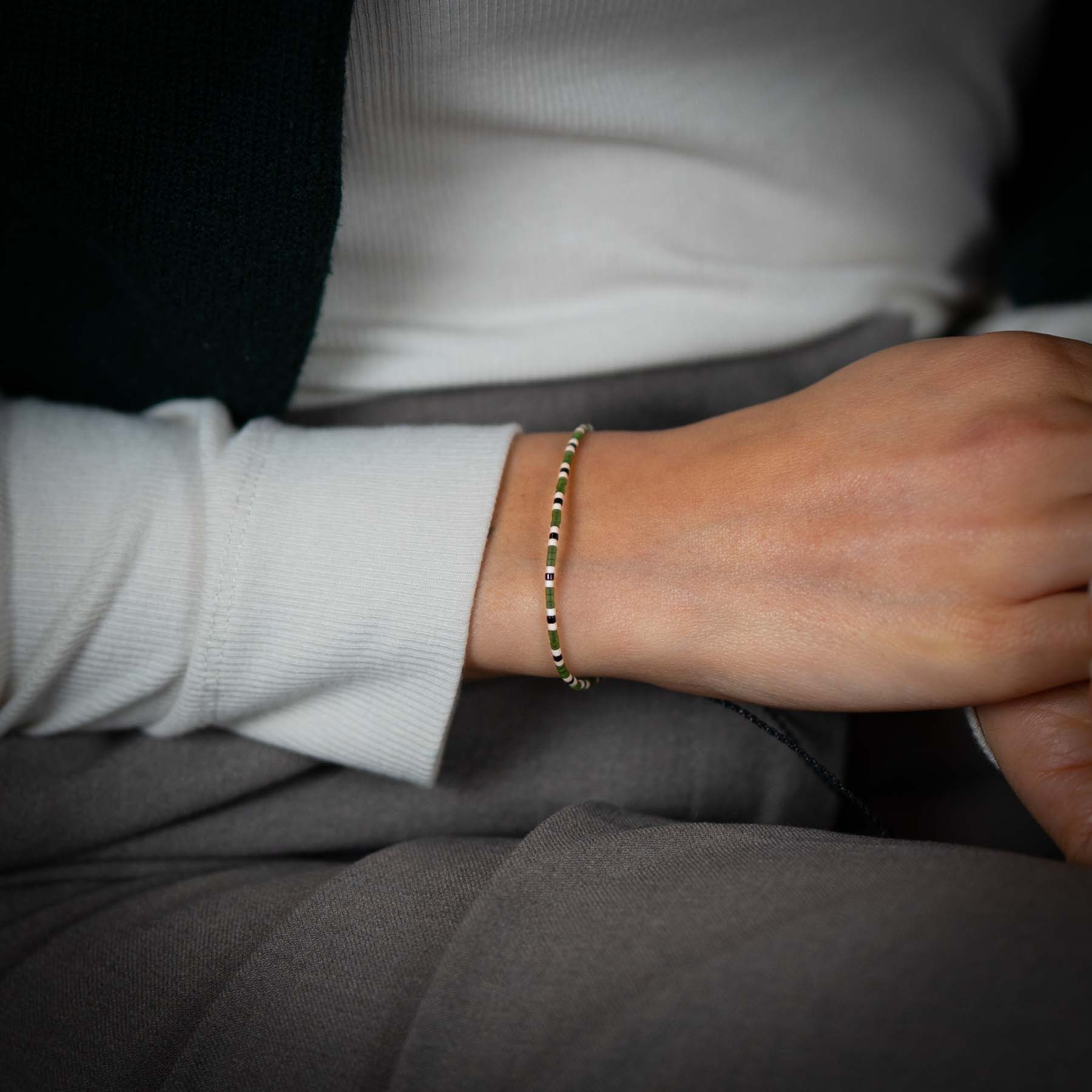 Militär Perlenarmband 925S Silber Grüner Zirkon Stein