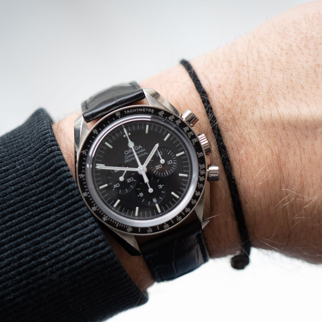 black-minimal-bracelet