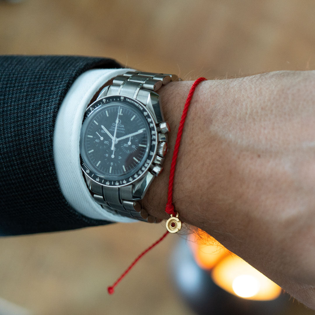 Glücks Rotes Twisted Armband - 14K vergoldeten Anhänger mit Roter Granat Stein