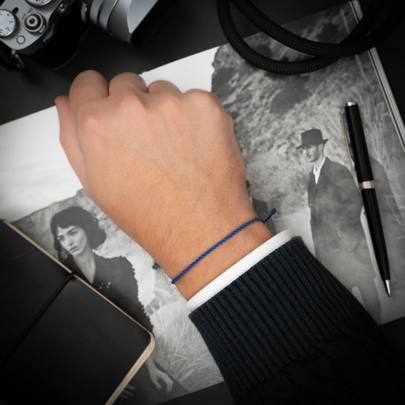 Marineblaues Twisted Armband
