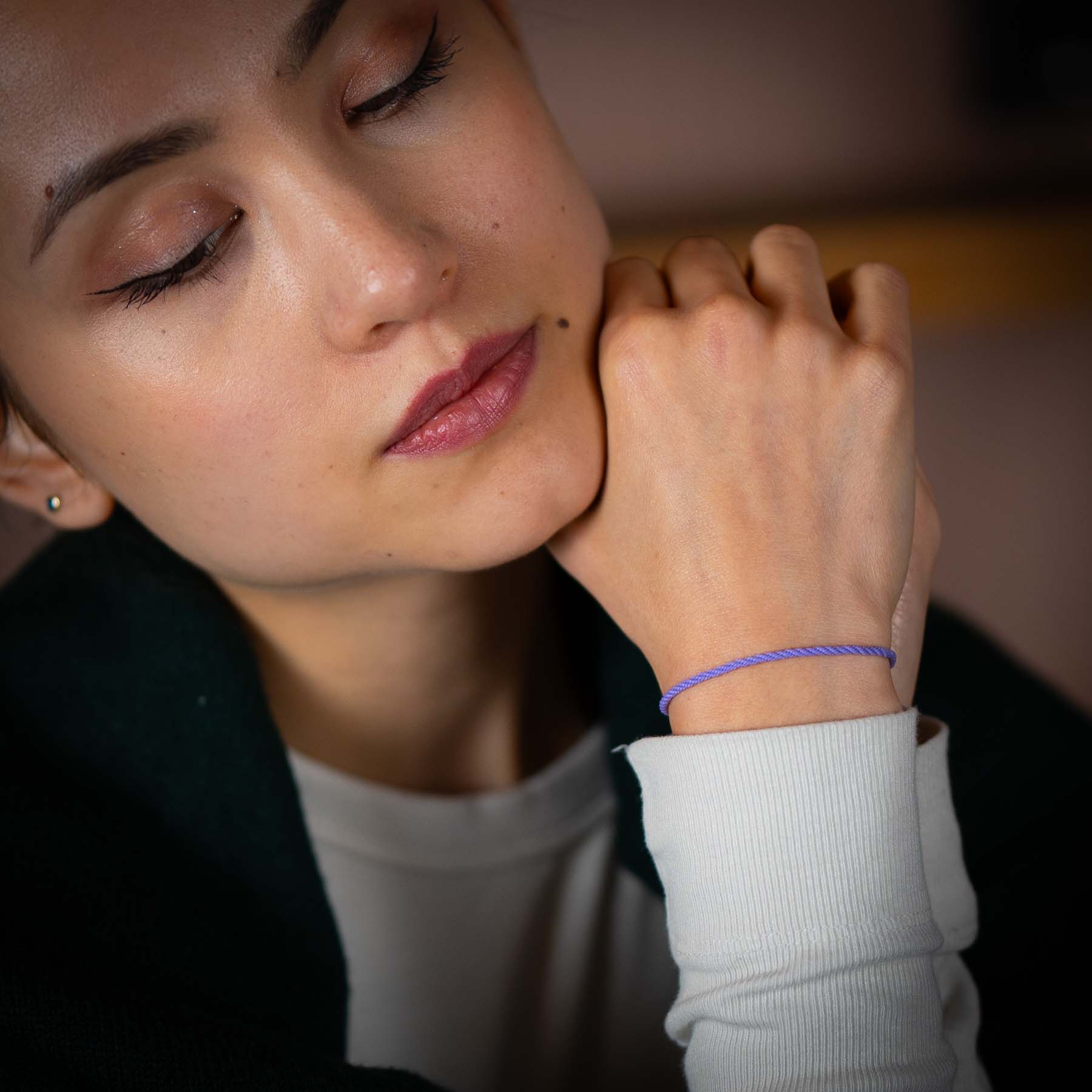 Königliches Lila Twisted Armband